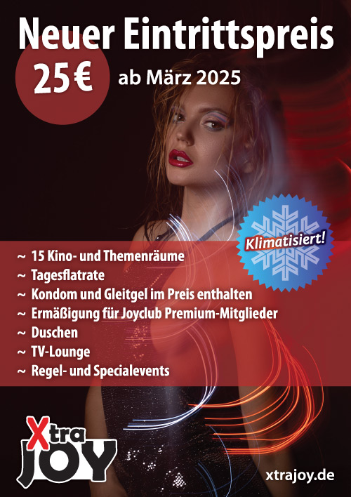 Plakat einer Frau im roten Kleid, lächelnd, mit Werbetext für Eintrittspreis ab März 2025.