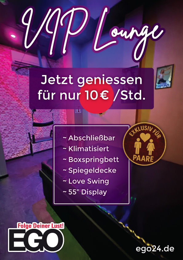 Eine edle VIP Lounge mit lila Beleuchtung und bequemen Polstermöbeln